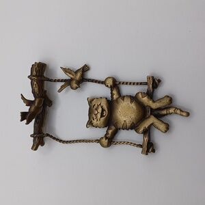 JJ Swinging Cat Brooch
